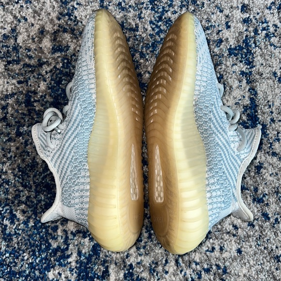 adidas Yeezy Boost 350 V2
Cloud White (Non-Reflective) - Picture 6 of 8